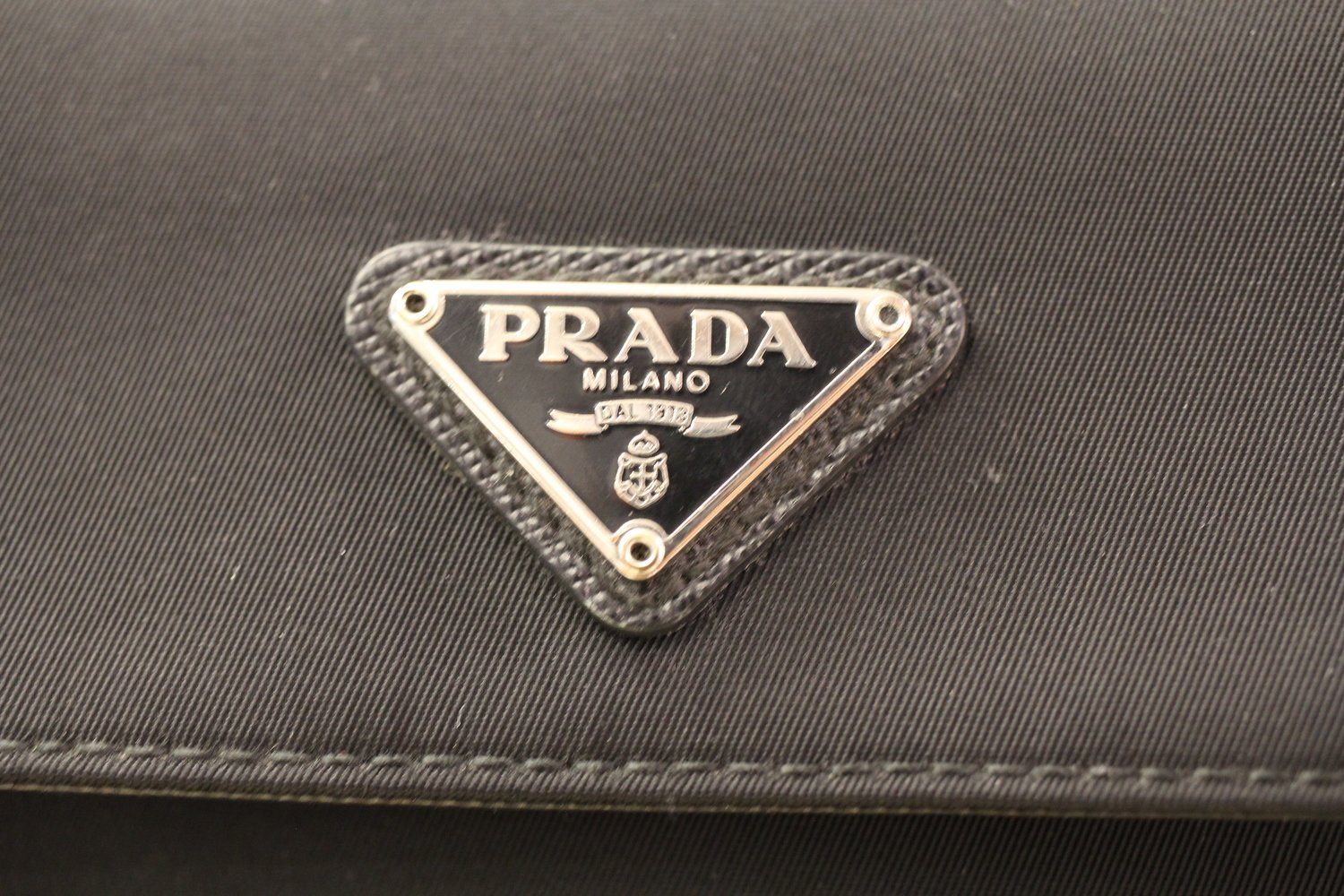 PRADA｜プラダ　ナイロン　折り財布