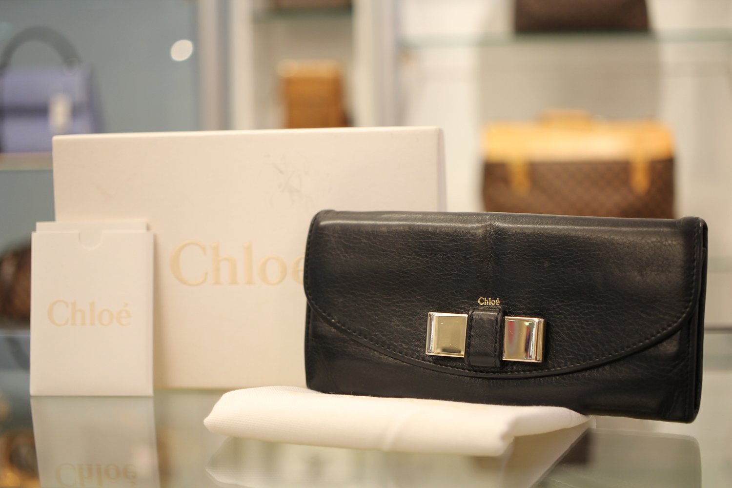 CHLOE  クロエ　財布　長財布  ショルダー  クラッチバッグ　2wayマイクロバッグ